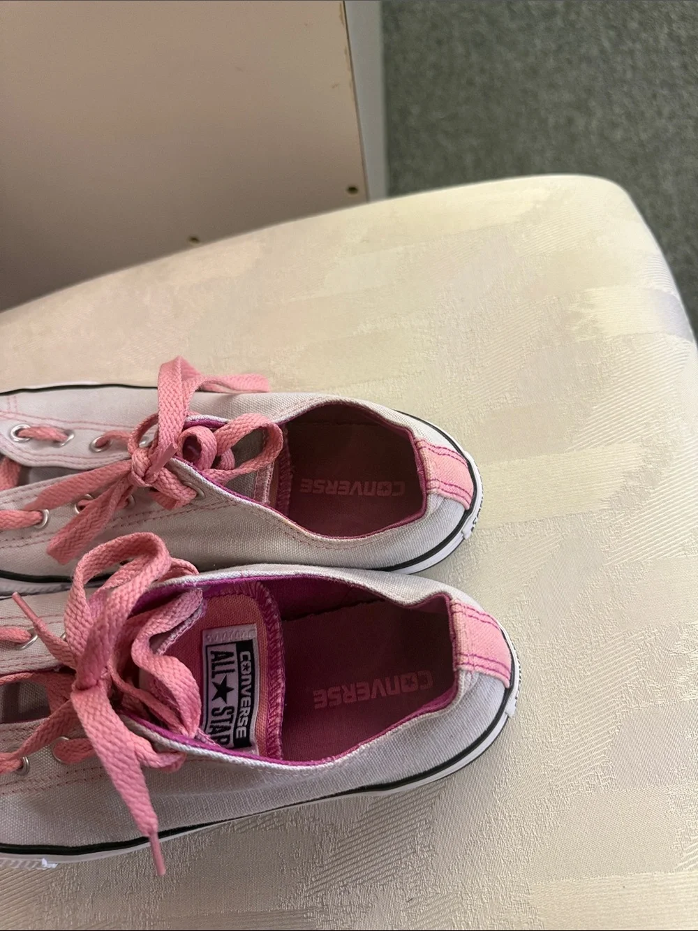 Converse Juniors Low-Top Canvas Sneakers in Pink and Grey